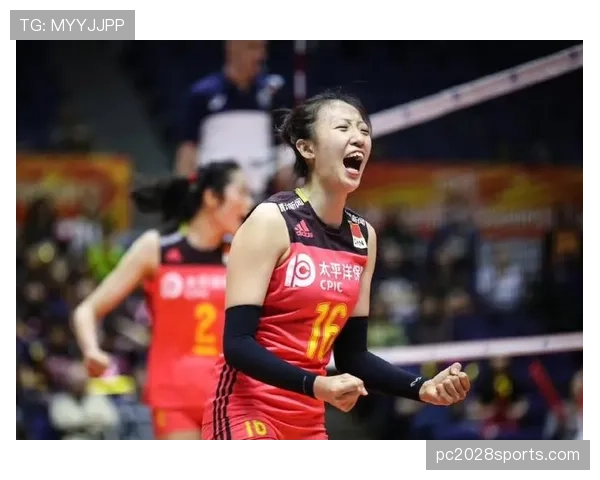 丁霞走进训练馆像走红毯，队友拎外卖盒那反差笑出声