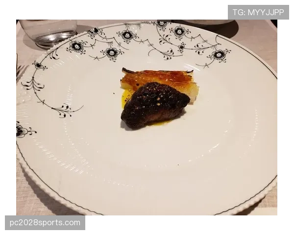 唐佳豪训练完直接打车去米其林三星，这自律和奢侈混搭得我CPU干烧了