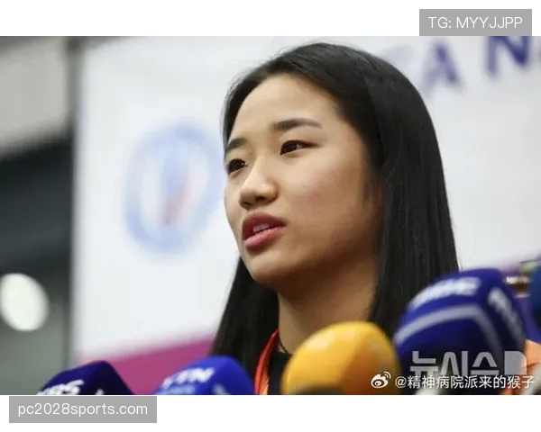 安洗莹训练完直接啃蛋白棒，这自律程度谁懂啊